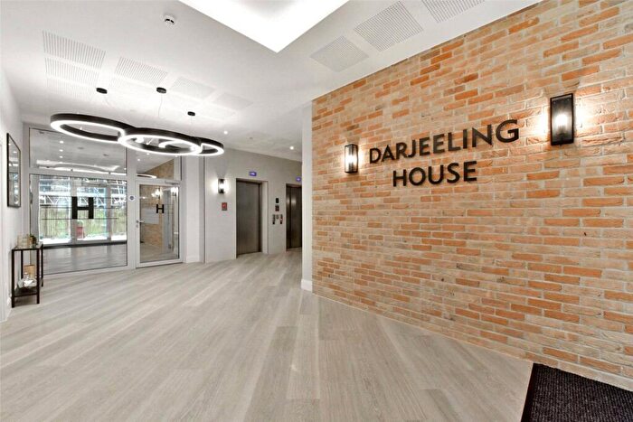 2 Bedroom Apartment To Rent In Darjeeling House, Memorial Avenue, Slough, Berkshire, SL1