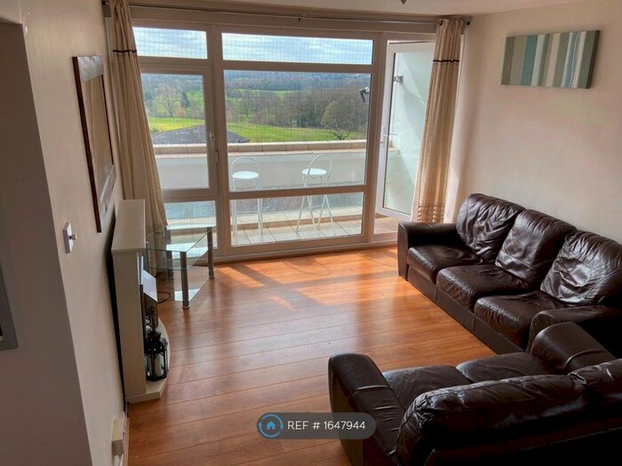 2 Bedroom Flat To Rent In Chilcombe House, London, SW15