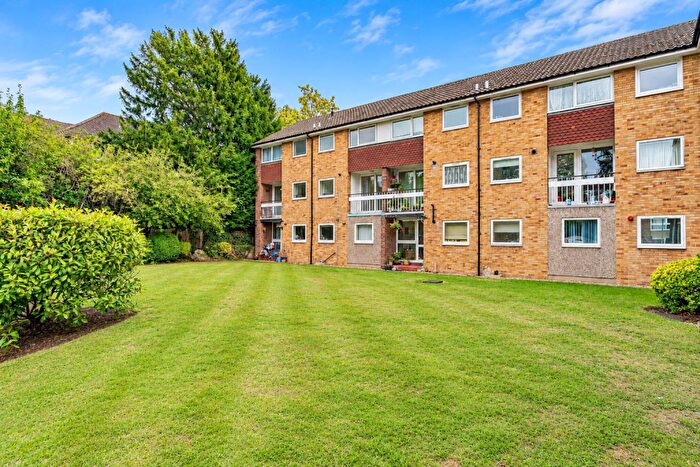 2 Bedroom Maisonette For Sale In Grange Road, Sutton, SM2