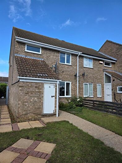 3 Bedroom End Of Terrace House To Rent In Cam Close, St Ives, PE27