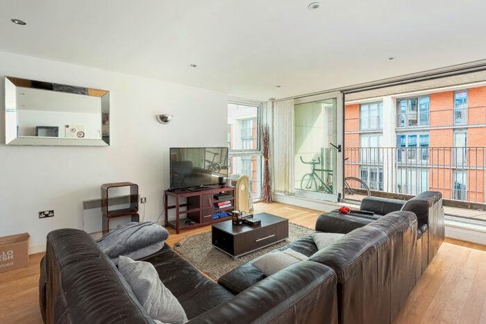 3 Bedroom Flat To Rent In Marmara Apartments, Royal Victoria Dock, E16