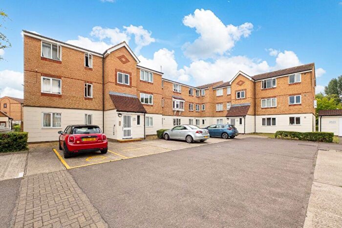 2 Bedroom Apartment For Sale In Mullards Close, Hackbridge, Mitcham, CR4