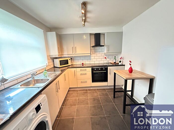 2 Bedroom Terraced House For Sale In Craddock Road, Canterbury, CT1