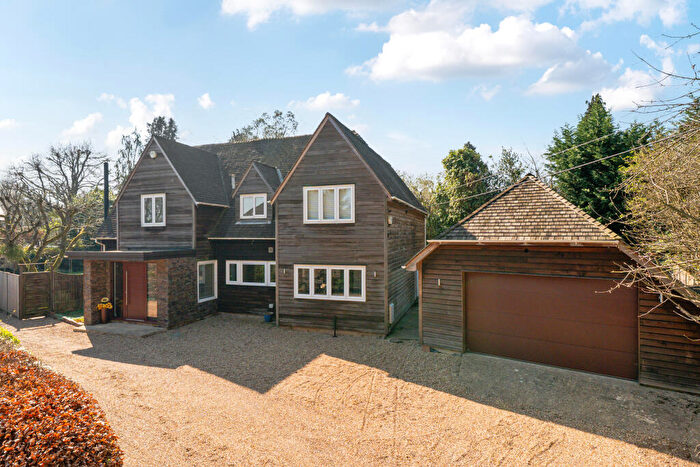 4 Bedroom Detached House For Sale In Halls Lane, Reading, RG10