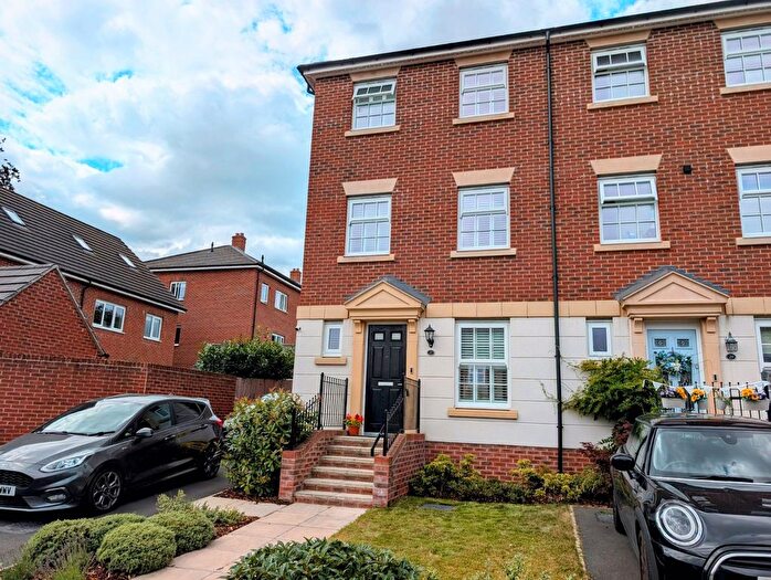 3 Bedroom Detached House To Rent In Butler Way, Wakefield, West Yorkshire, WF1