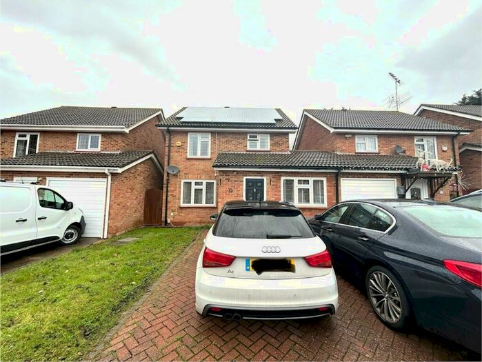 4 Bedroom House To Rent In Laindon West, Basildon, SS15