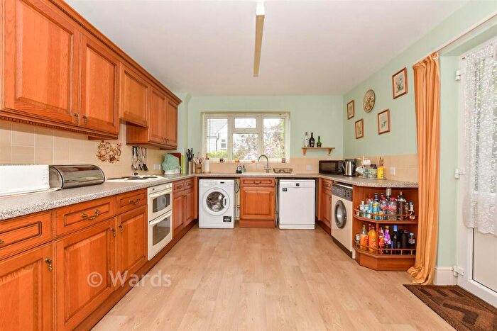 3 Bedroom Detached House For Sale In Sandwich Road, Whitfield, Kent, CT16