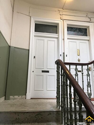 2 Bedroom Flat For Sale In Bank St, Greenock, Renfrewshire, PA15