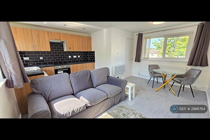 1 Bedroom Flat To Rent In Carlton Place, Leeds, LS7