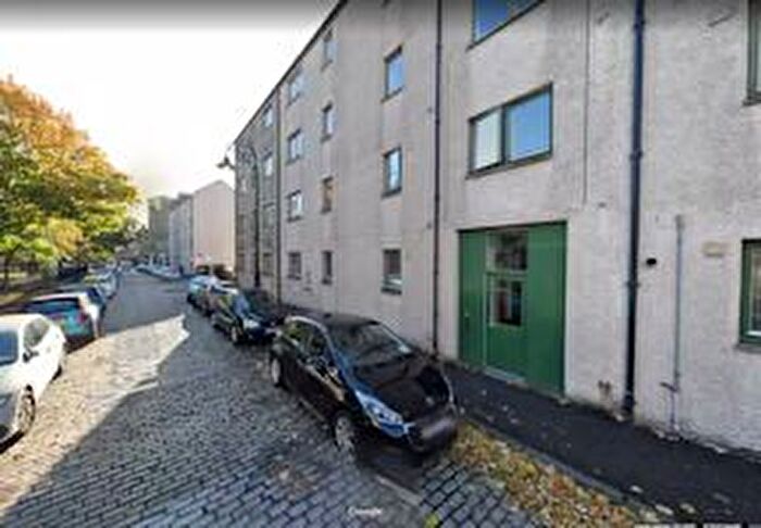 2 Bedroom Flat To Rent In Yardheads, Leith, Edinburgh, EH6