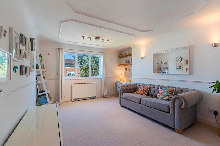 1 Bedroom Apartment For Sale In Grange Road, Garden Court, SM2