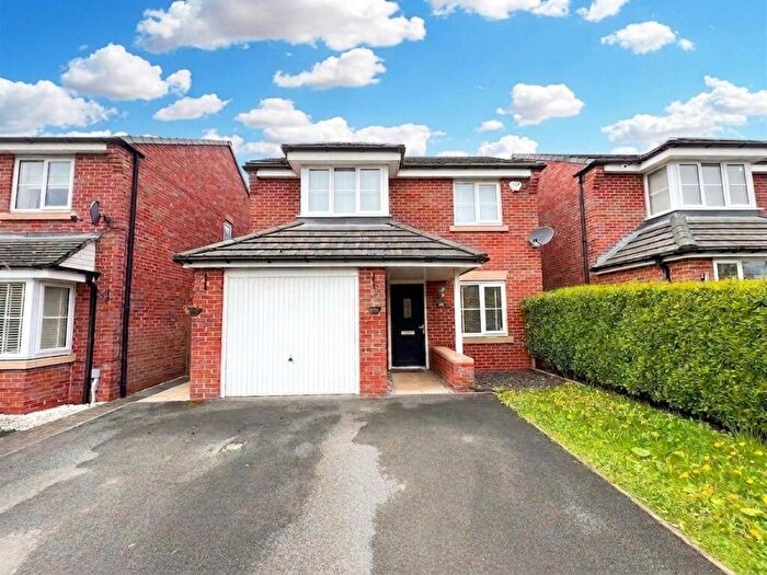 3 Bedroom Detached House For Sale In Chichester Lane, Eccles, M30