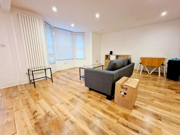 2 Bedroom Flat To Rent In Hanley Road, Finsbury Park, N4