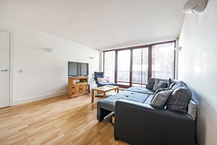 2 Bedroom Flat To Rent In Assam Street, Aldgate, E1