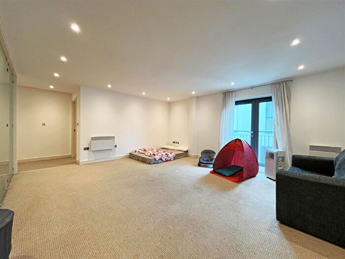 2 Bedroom Apartment To Rent In The Habitat, Woolpack Lane, The Lace Market, Nottingham, NG1