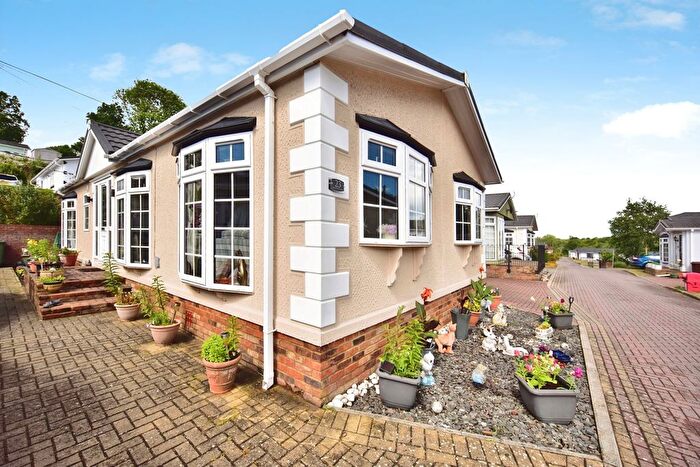 2 Bedroom Property For Sale In Franklins Avenue, Pilgrims Retreat, Harrietsham, Maidstone, ME17