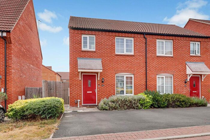 3 Bedroom Semi Detached House For Sale In Bartholomew Close, Edwalton, NG12