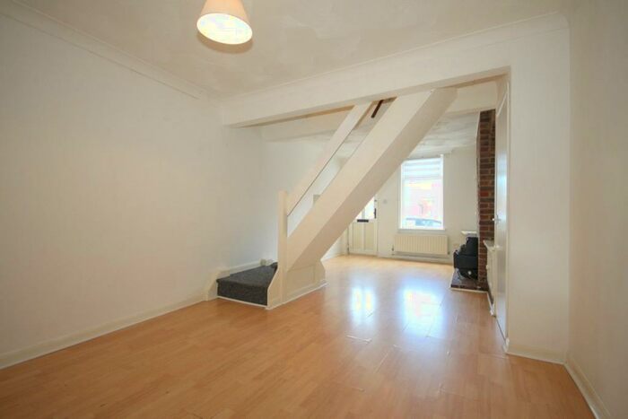2 Bedroom Terraced House To Rent In High Street, Sittingbourne, ME10