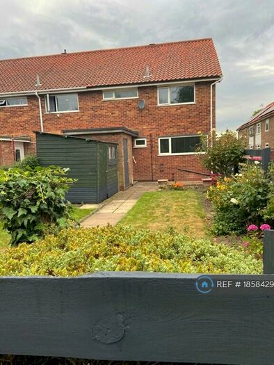 3 Bedroom Terraced House To Rent In Ashtree Close, Belton, Doncaster, DN9