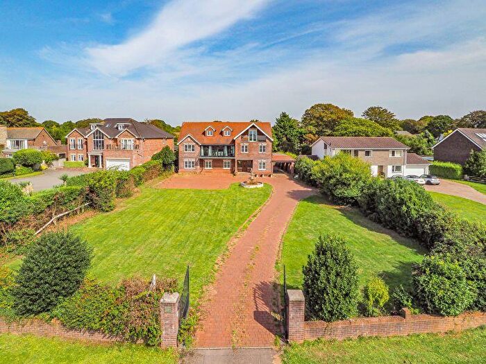 7 Bedroom Detached House For Sale In Hook Park Road, Warsash, SO31
