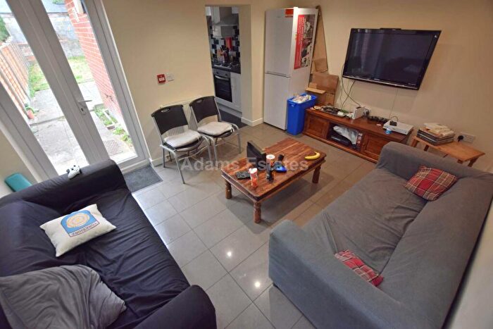 7 Bedroom Terraced House To Rent In De Beauvoir Road, Reading, RG1