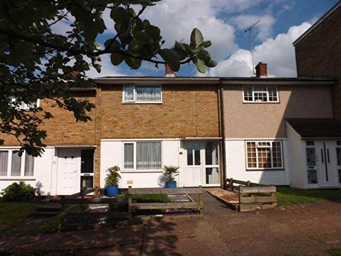 2 Bedroom House To Rent In Thistledown, Basildon, SS14