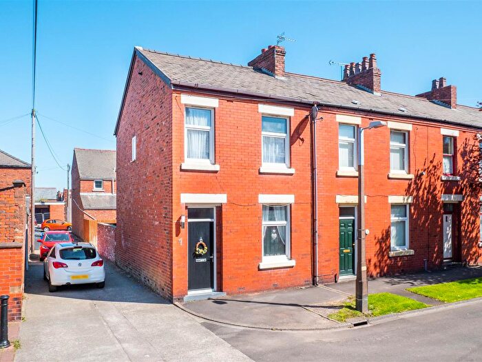 3 Bedroom End Of Terrace House For Sale In George Street, Leyland, PR25