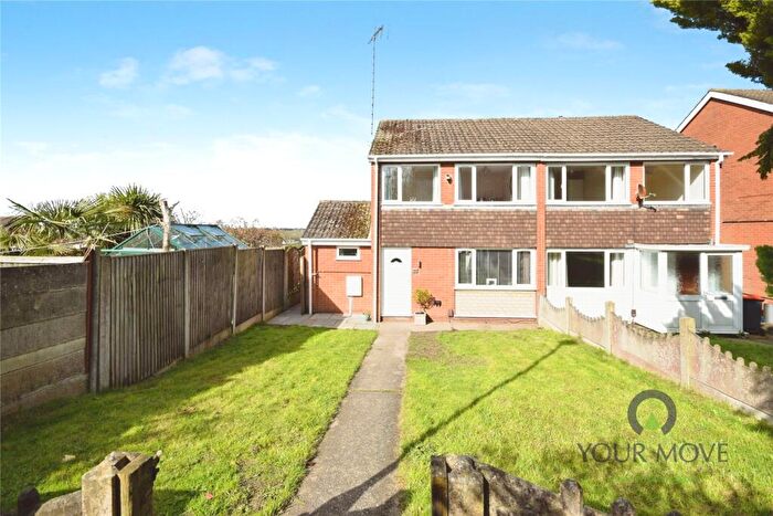 3 Bedroom Semi Detached House For Sale In The Dell, Kirkby-in-Ashfield, Nottingham, Nottinghamshire, NG17