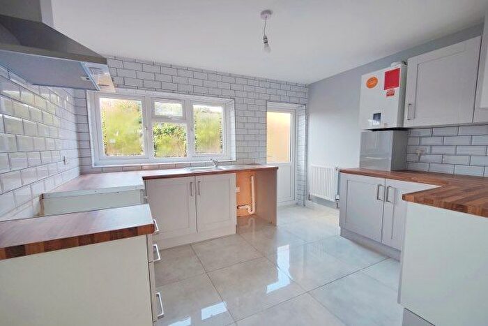 3 Bedroom End Of Terrace House To Rent In Chinley Grove, Birmingham, B44