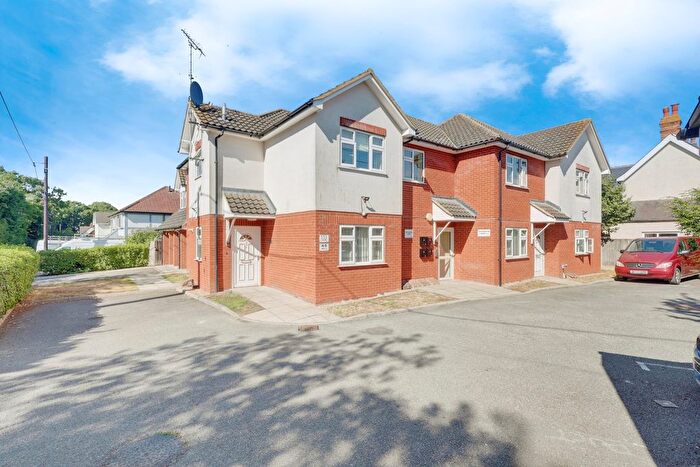 1 Bedroom Flat For Sale In Kiln Road, Benfleet, SS7