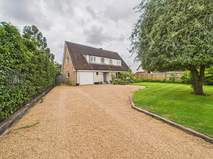 3 Bedroom Detached House For Sale In Bury Road, Wortham, IP22