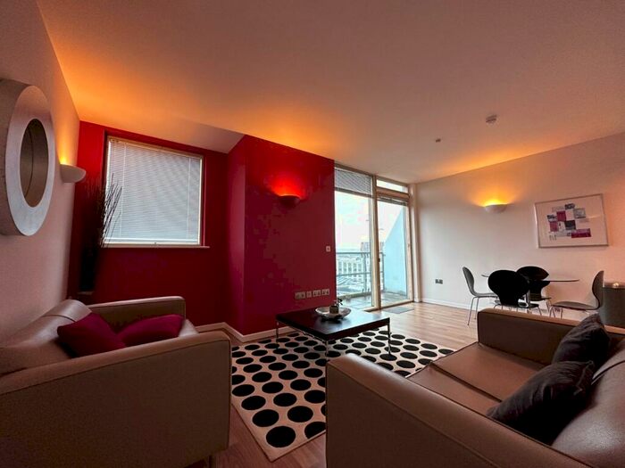 2 Bedroom Flat To Rent In West Point, Wellington Street, Leeds, West Yorkshire, LS1