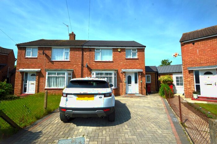 3 Bedroom House To Rent In Dawes Moor Close, Slough, SL2
