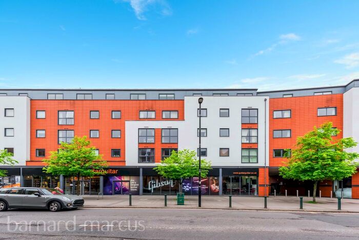 2 Bedroom Apartment To Rent In Church Street, Epsom, KT17