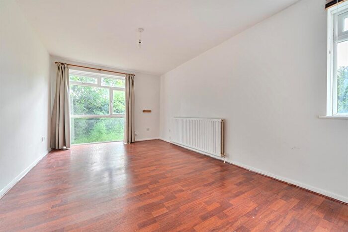 1 Bedroom Flat For Sale In Bycullah Road, Enfield, EN2