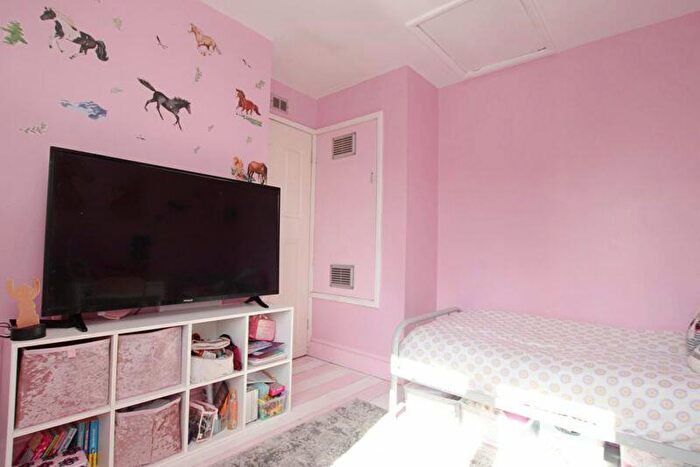 3 Bedroom End Of Terrace House For Sale In Abbots Way, Ulceby, DN39
