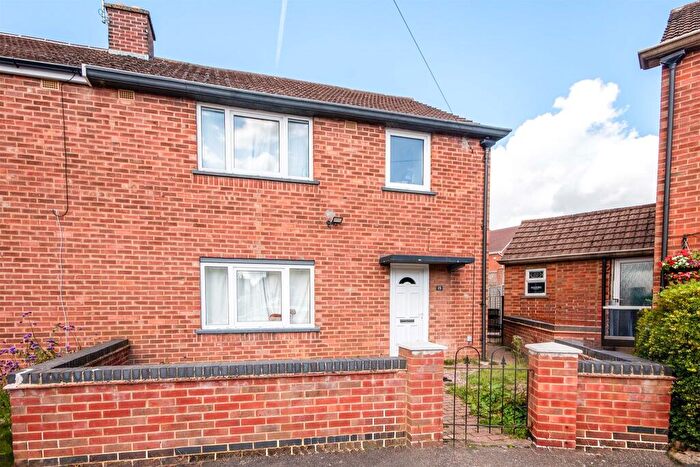5 Bedroom Semi-Detached House For Sale In Peaselands, Desborough, Kettering, NN14