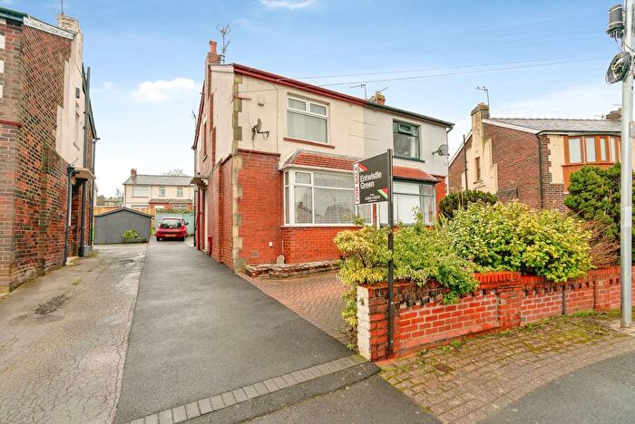 2 Bedroom Semi Detached House For Sale In Leamington Avenue, Burnley, Lancashire, BB10