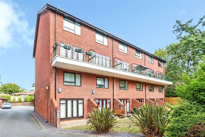 2 Bedroom Flat For Sale In Lindsay Road, Branksome Park, Poole, Dorset, BH13