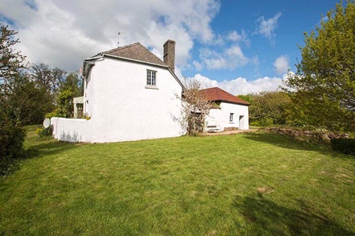 4 Bedroom Link Detached House For Sale In Hackworthy Lane, Devon, EX6