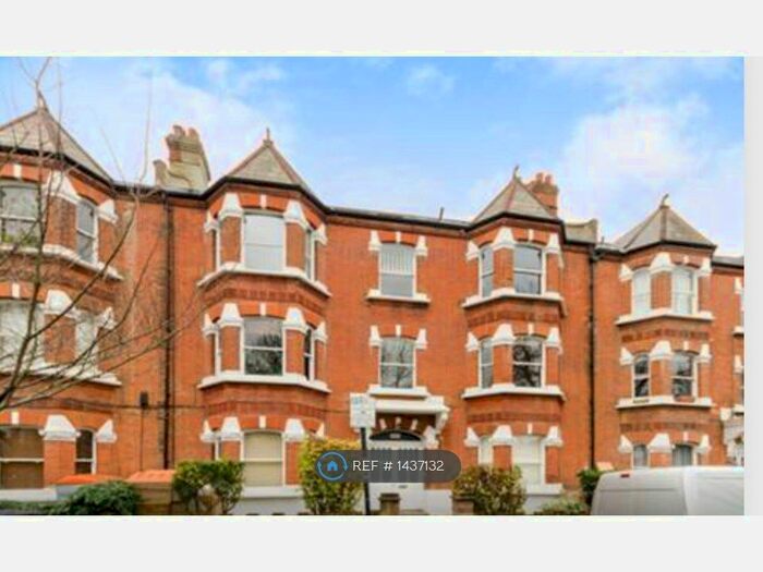 3 Bedroom Flat To Rent In Elmfield Mansions, London, SW17