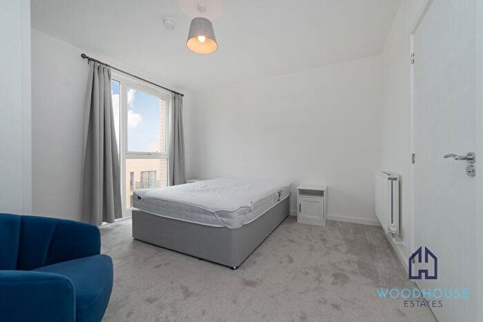 2 Bedroom Apartment To Rent In Shearwater Drive, London, NW9