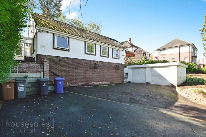 3 Bedroom Detached Bungalow For Sale In Hartshill Road, Stoke-On-Trent, ST4