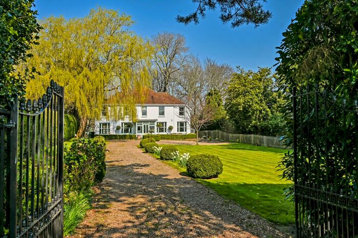 4 Bedroom Detached House For Sale In Warehorne, Ashford, TN26