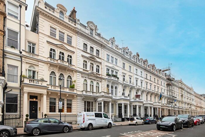 3 Bedroom Flat For Sale In Queen's Gate Terrace, London, SW7
