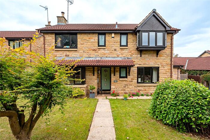 4 Bedroom Detached House For Sale In Bishopdale Drive, Collingham, LS22
