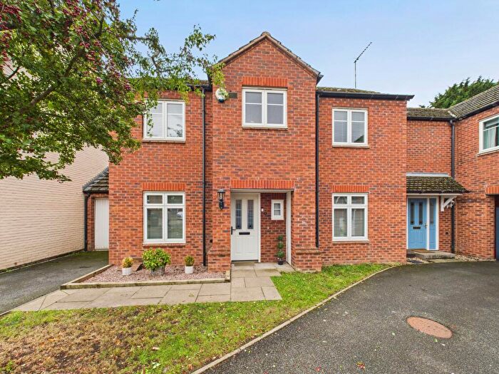3 Bedroom Semi-Detached House For Sale In St. Margarets Avenue, Wolston, Coventry, CV8
