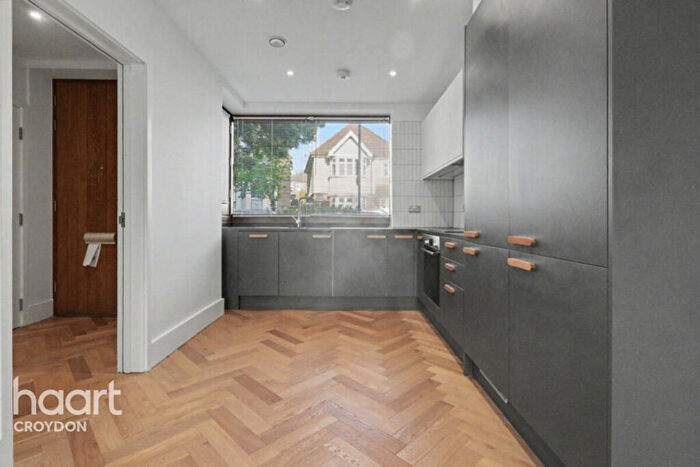 1 Bedroom Block Of Apartments For Sale In Heathfield Gardens, Croydon, CR0