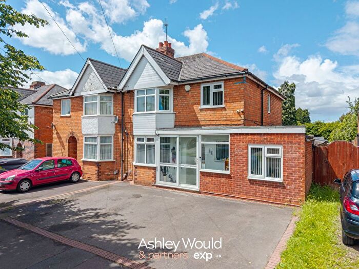 3 Bedroom Semi-Detached House For Sale In Baldwins Lane, Birmingham, B28