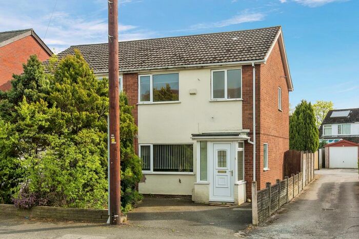 3 Bedroom Semi-Detached House To Rent In Dunkirk Lane, Leyland, PR25